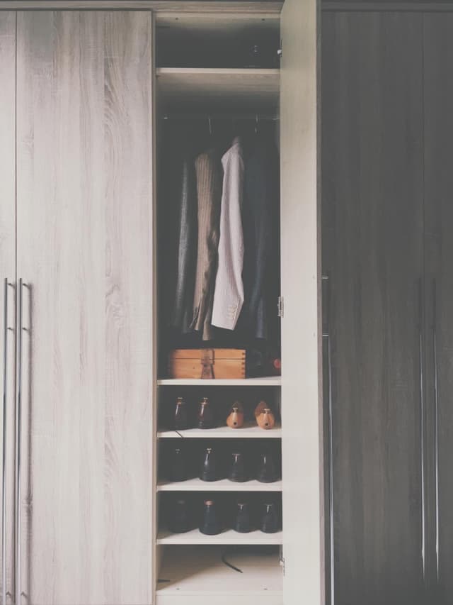 Vandermere Reeded Wardrobe — photo 2